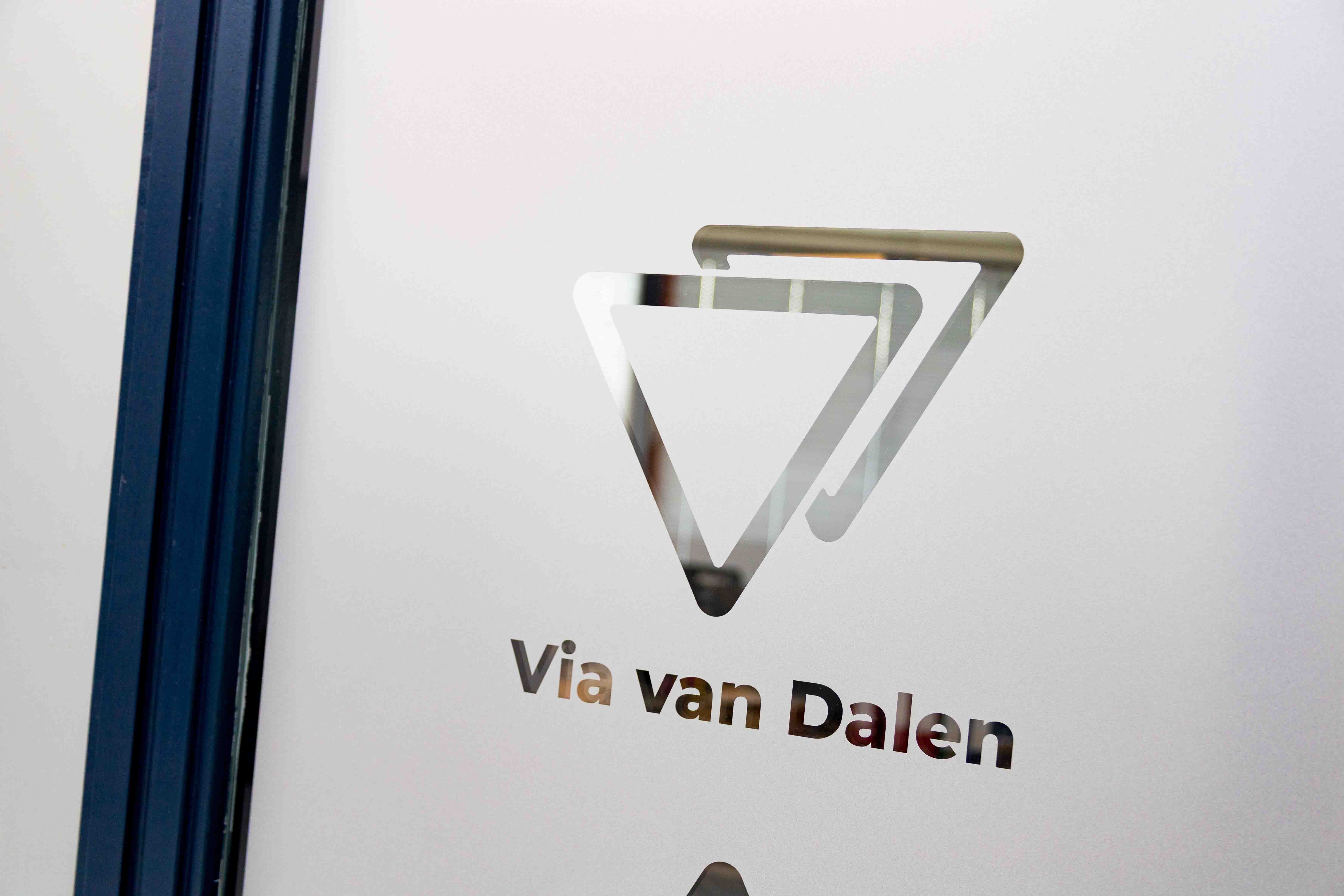 Via Van Dalen schakelt sneller met Mimaki UCJV300-107 van Dimix